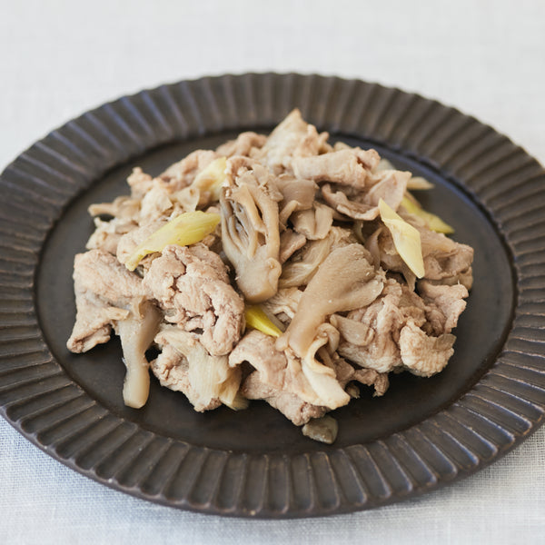 香煎豬肉配舞茸 (主要食材:豬腩肉)